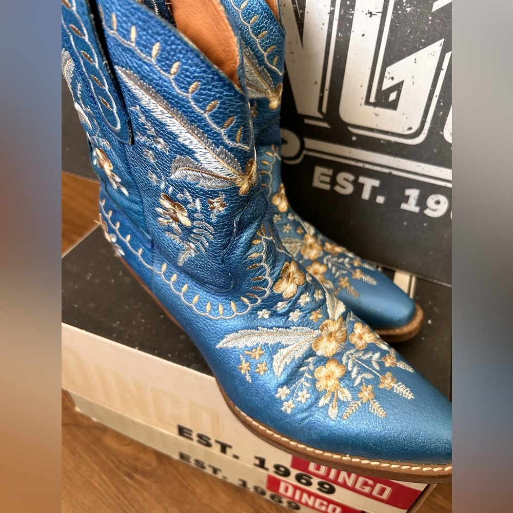 Dingo Short Cowboy Boots Blue Metallic Size 9.5M
